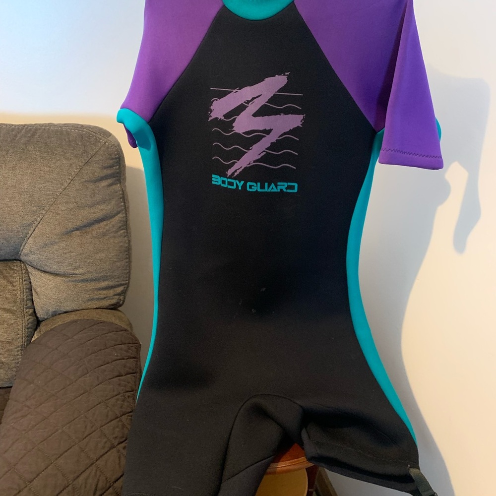 Body Guard Black Purple Turquoise Size Mens 2 XL Wetsuit 
Excellent Condition